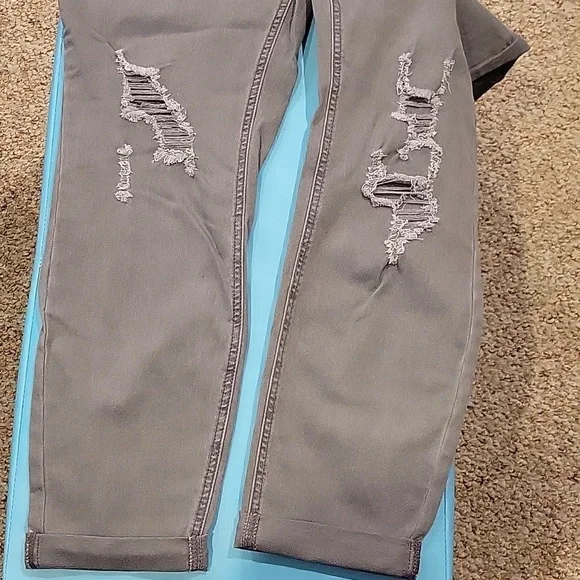 Crown & Ivy Distressed Jeans 16 Avg - Picture 2 of 3